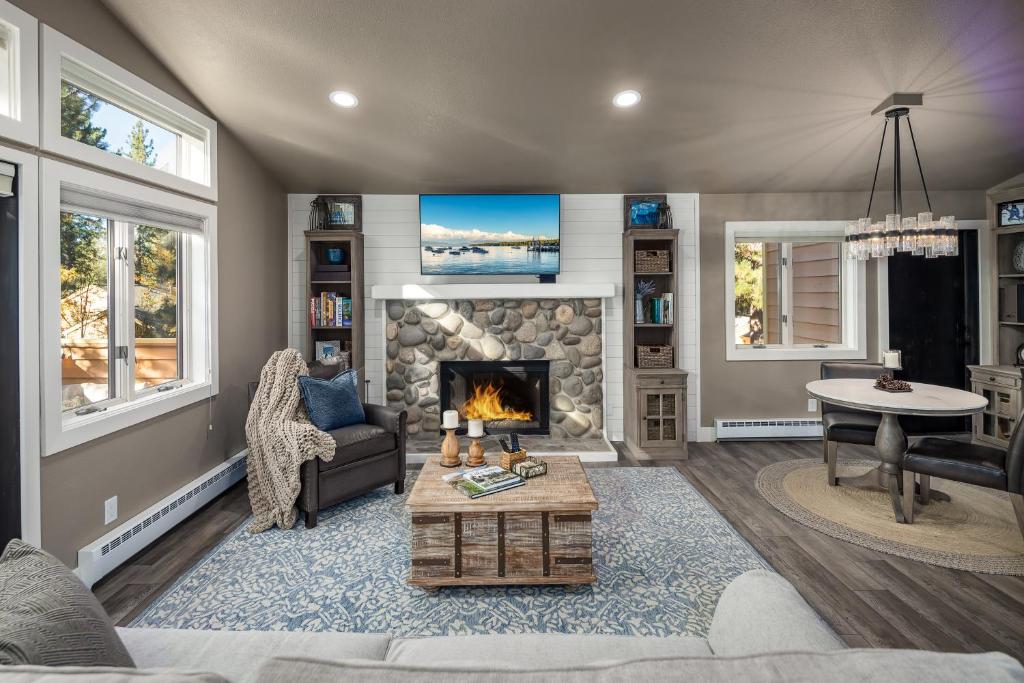 128 McCloud - Luxury Couples Retreat, Incline Village