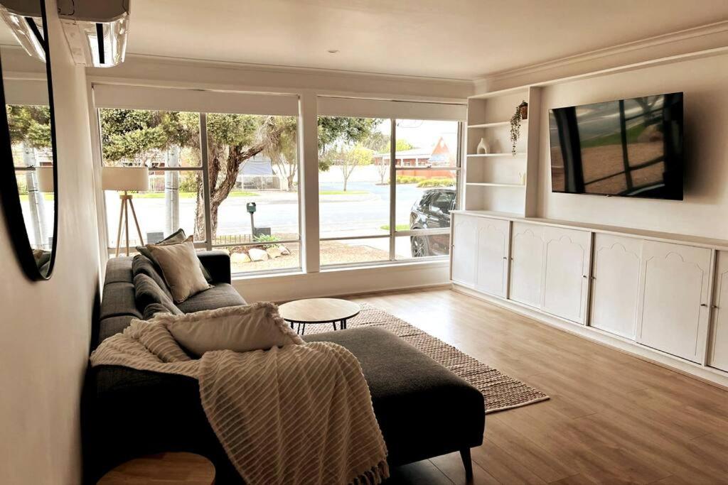 Spacious Unit in Convenient Location, Yarrawonga