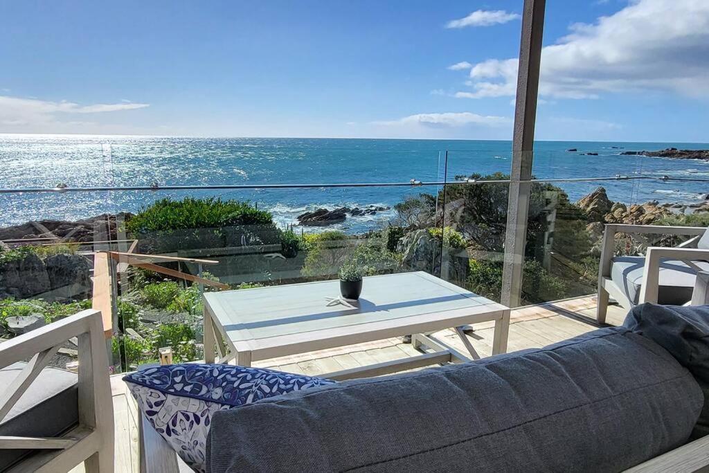 Heathcliff. Stunning ocean views!