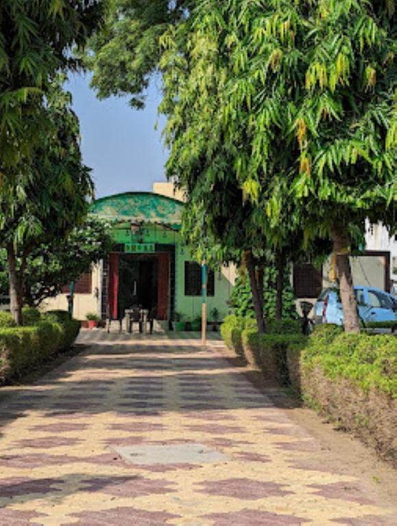 Up to 38 off Radha Krishna dham beside iskon gowsala,Vrindavan