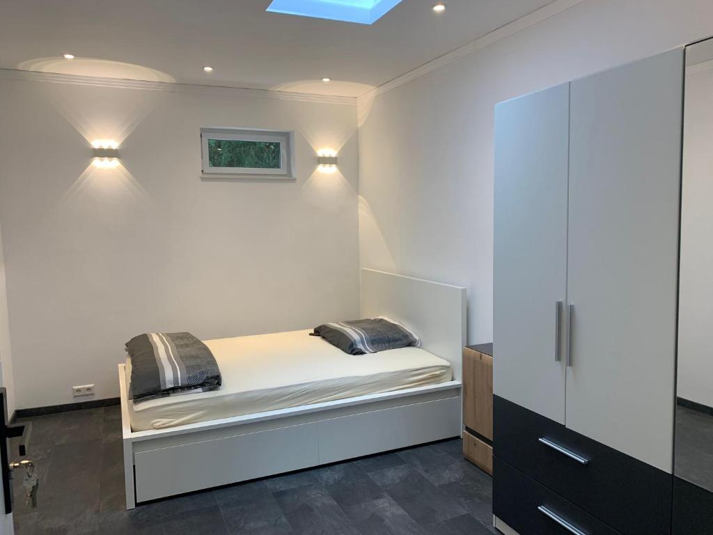 Schlafzimmer Nr2 Heidingsfeld Würzburg - 1