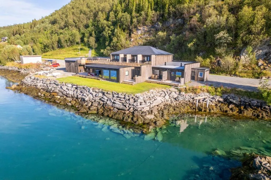 Attme Have, hotel in Brostadbotn