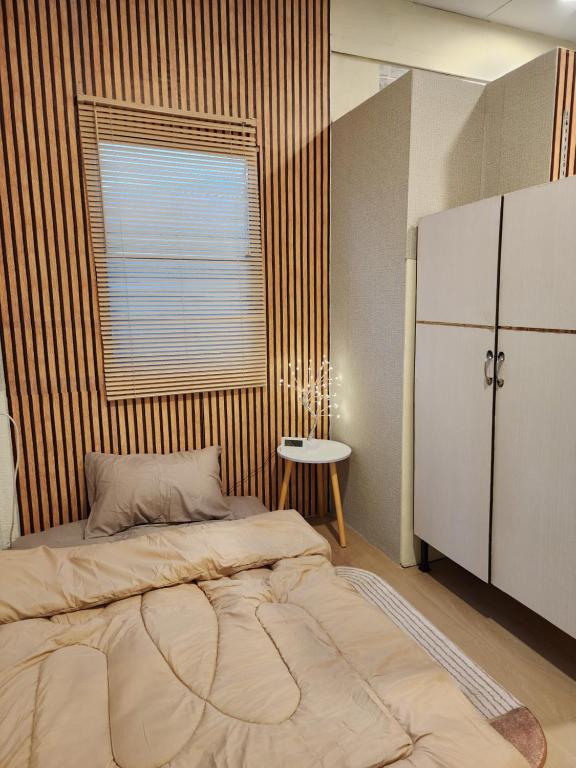 205-Olan Place Homely room Free Wi-Fi and Near BTS line, Ban Yang