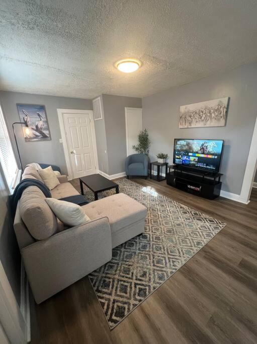 Charming Hopewell Gem: Game Room & Prime Location