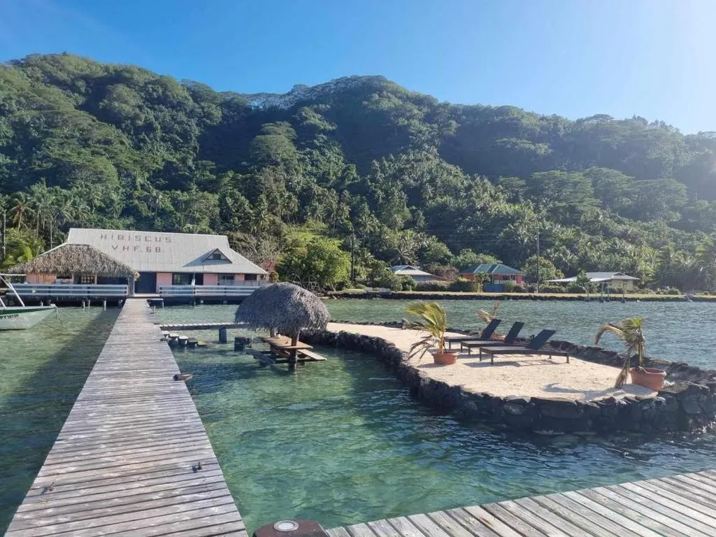 Pension Hibiscus Taha'a, hotel in Vaitoare