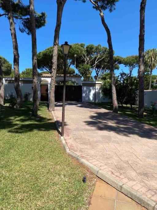 Villa Verde con Piscina a 800m de la Playa by Chiclana Dreams - 5