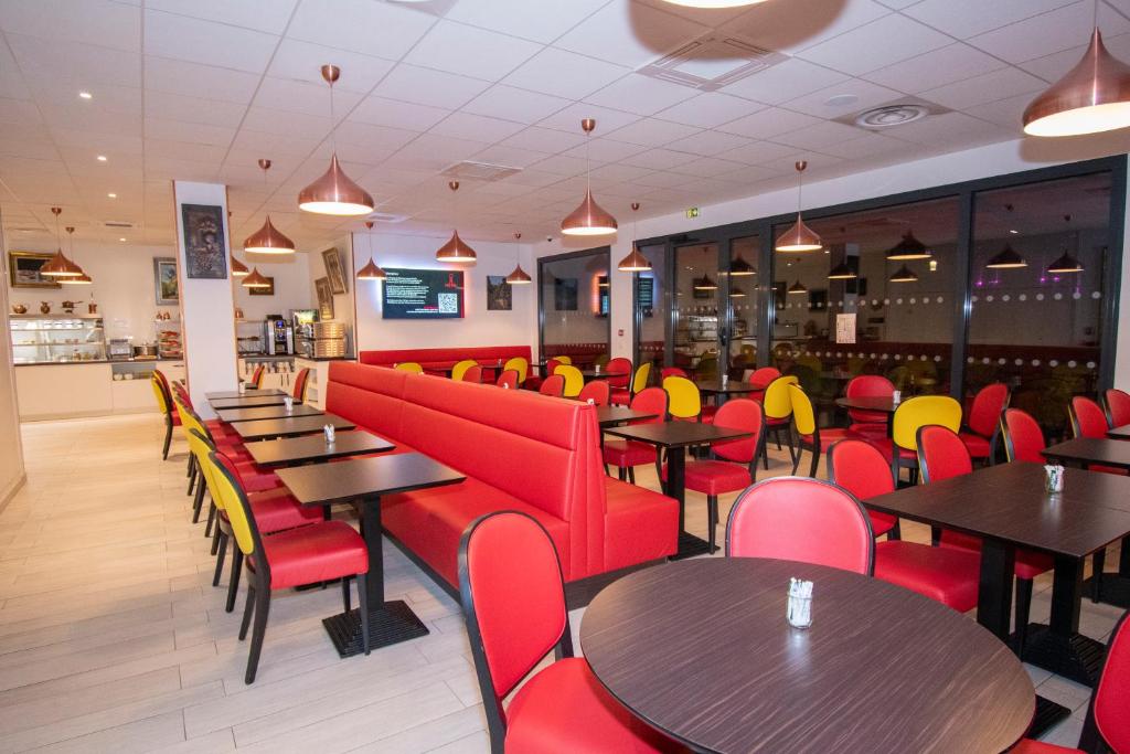 K호텔 객실 내부 이미지