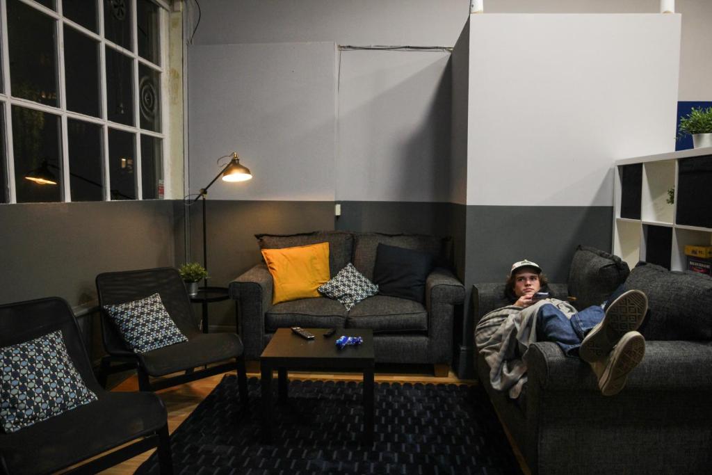 Shared lounge/TV area, Onefam Waterloo in London