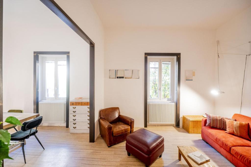 Vintage and Design in the Heart of Vibrant Pigneto - 2