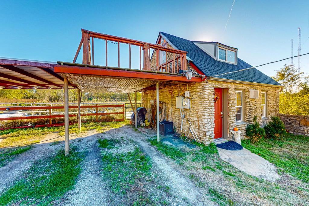 Rt. 66 Rock Cottage Hideaway