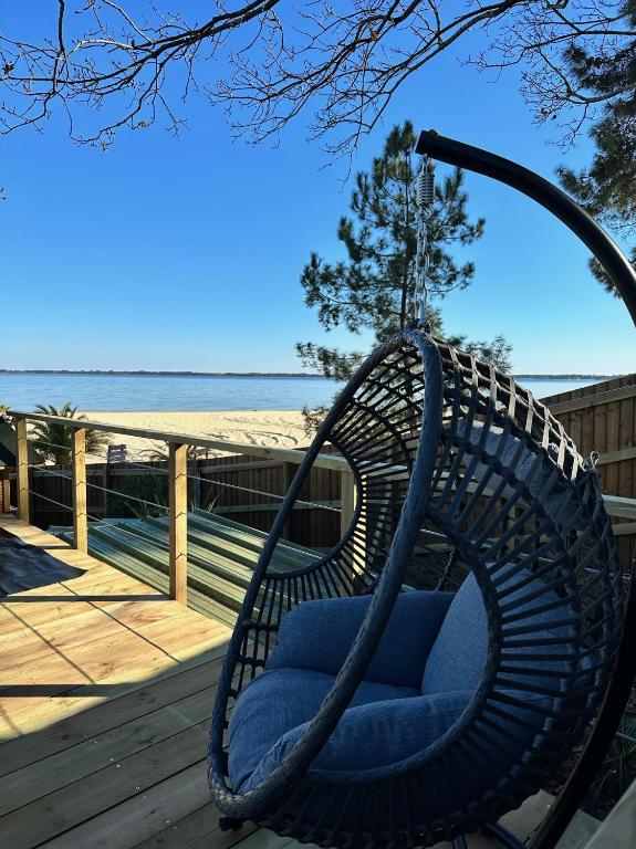 Chalet et Jaccuzy sur la plage - 1
