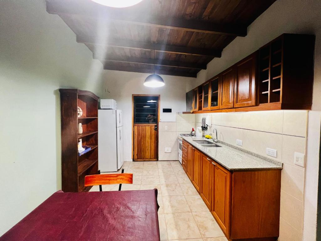 casa jazmín para 4 personas en villa gesell se reserva solo con seña luego de reservar escribime - 4