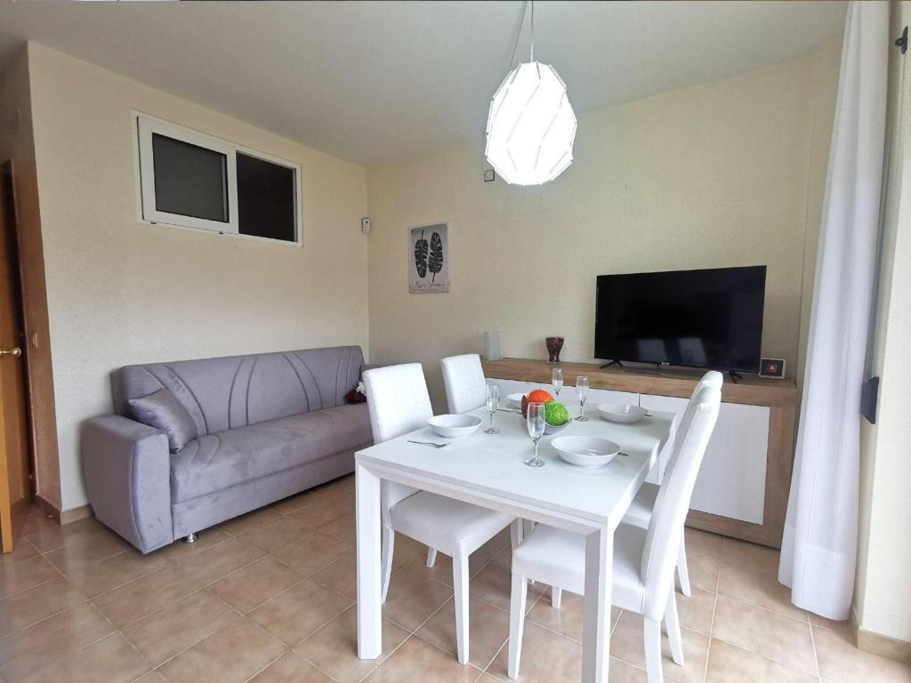 Apartamento en el Centro de Platja d'Aro con Piscina, Terraza y Cerca de la Playa - ES-209-45 - 3