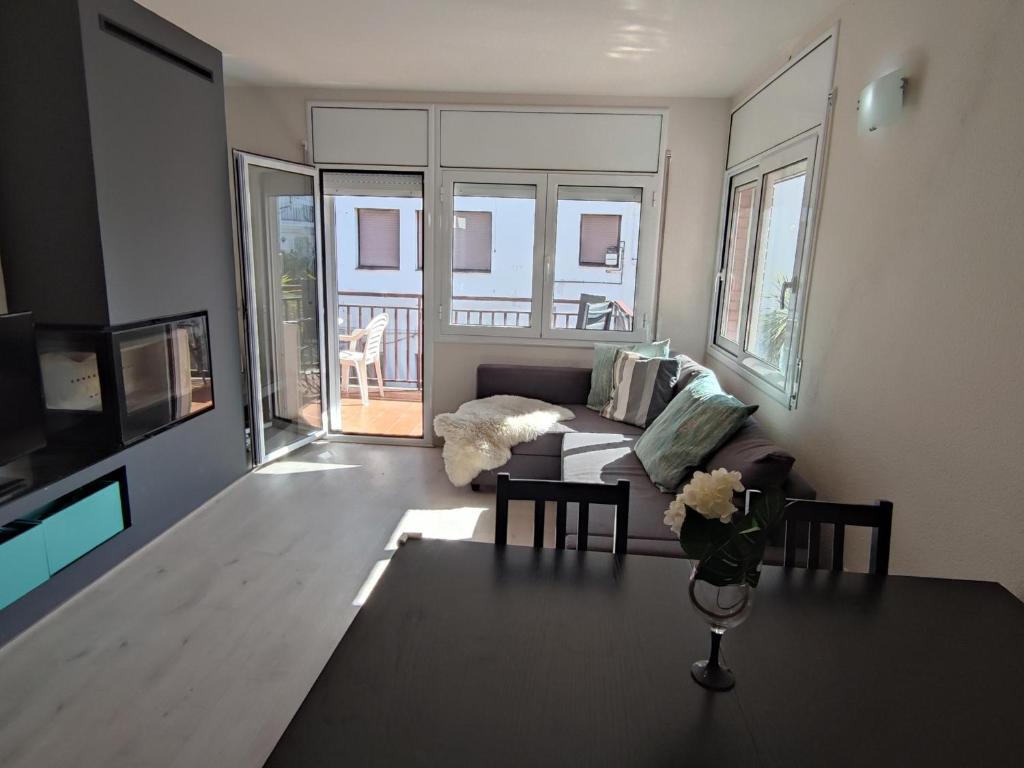 Apartamento acogedor cerca del centro y playa en Platja d'Aro, con balcón y cocina equipada - ES-209-44 - 4