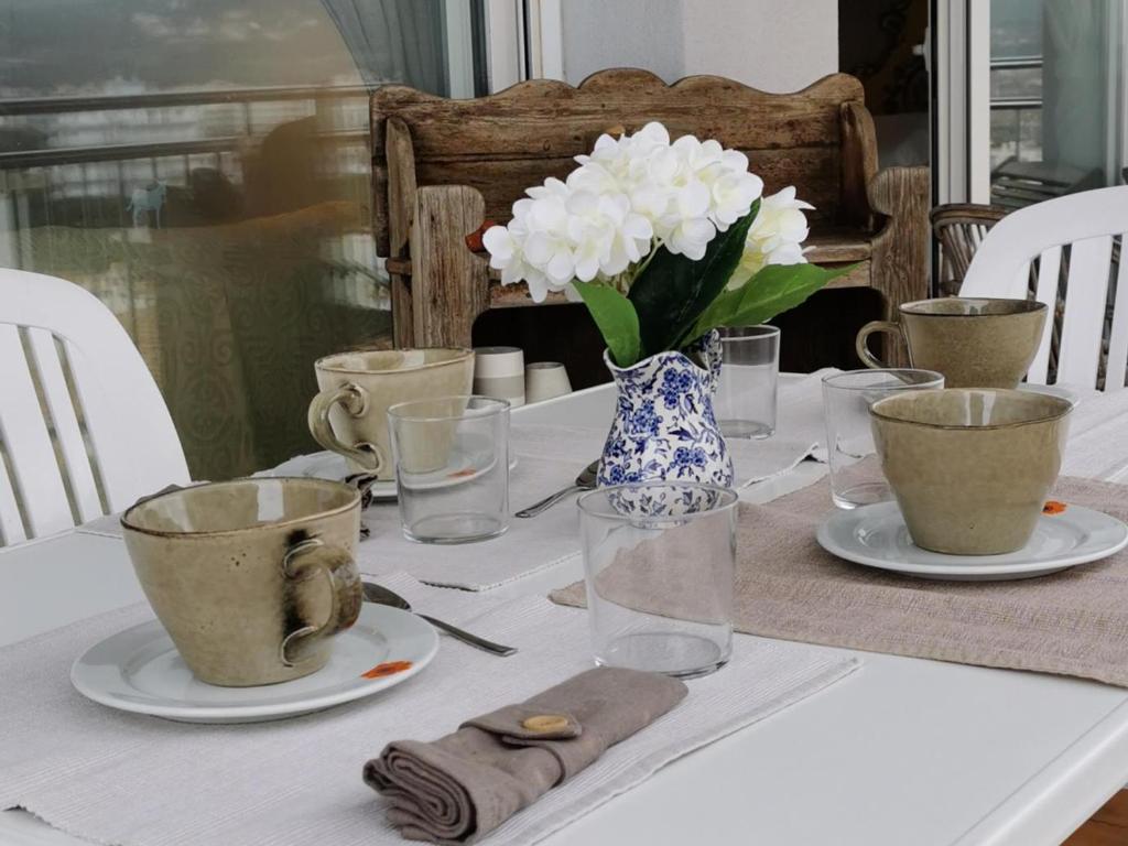 Apartamento en primera línea de mar en Platja d'Aro, tranquilo y soleado, con terraza y parking - ES-209-23 - 2