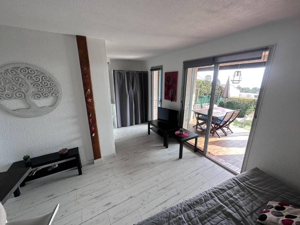 Appartement T2 proche mer avec piscine et parking - FR-1-768-23 - 5