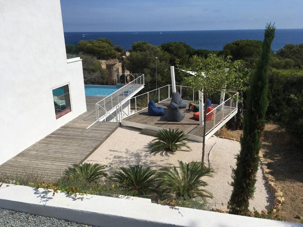 Villa Californienne avec Piscine Privée et Climatisation - FR-1-768-37 - 2
