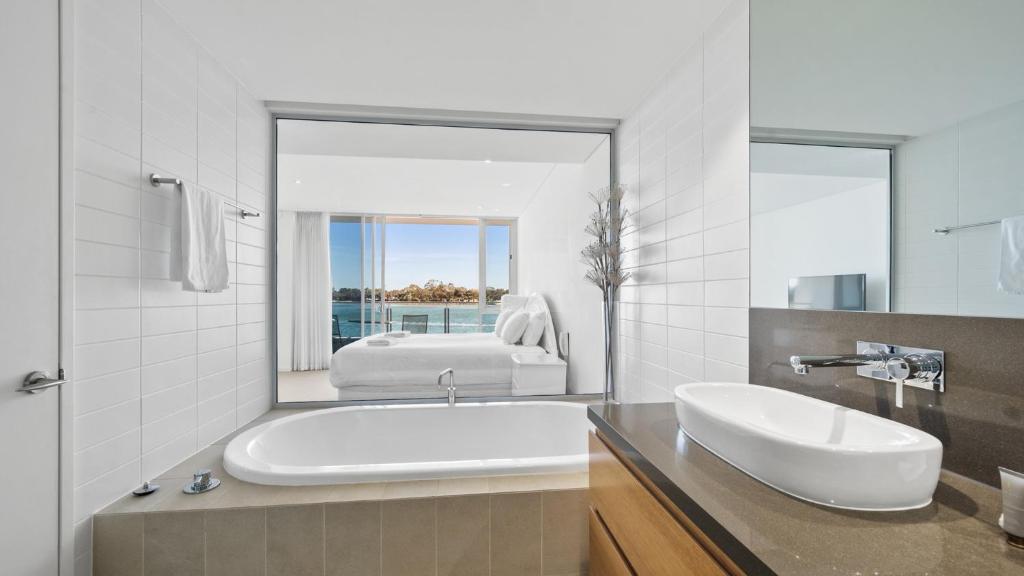Seapoint 102, Mandurah