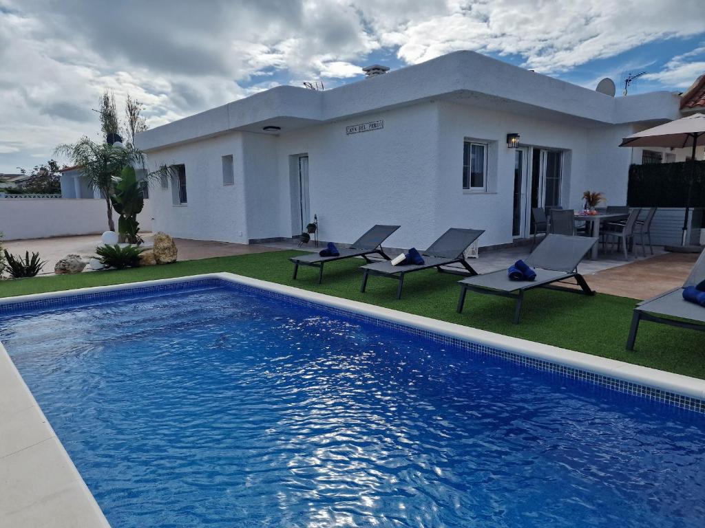 Riumar Del Perro, 300m to beach, private pool, On-Site-Service, dog beach, Riumar