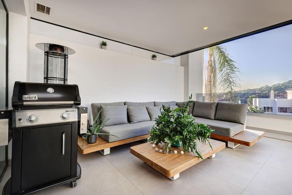 Elegant Two Bedroom Apartment at Estepona Hills! - 4