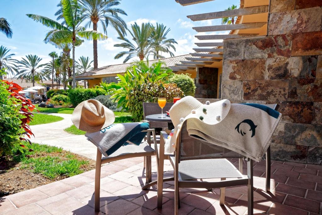 Suites & Villas by Dunas — Hotel building in Maspalomas, Canary Islands