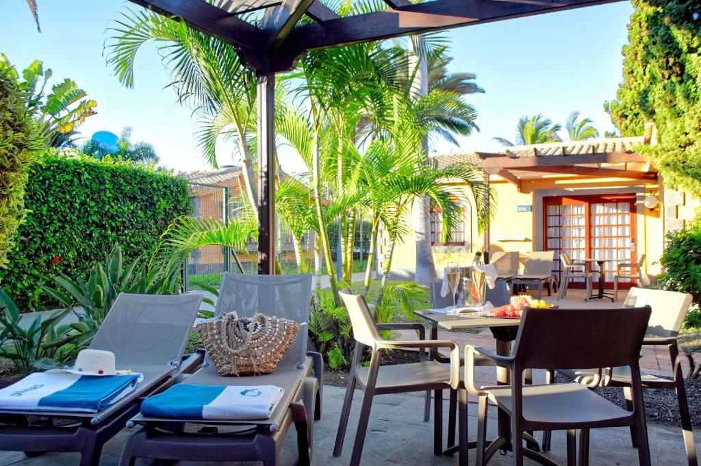 Suites & Villas by Dunas — Hotel building in Maspalomas, Canary Islands