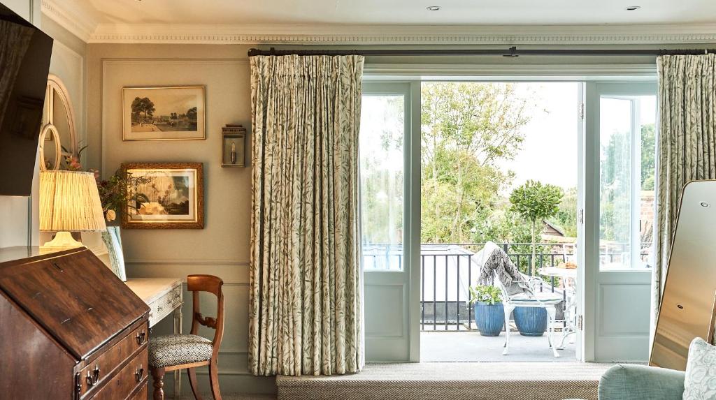 Stanwell House, Lymington photo 2