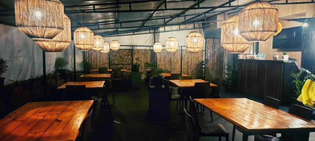 Balcony/terrace, Capital O 10796 Hotel Travellers Inn in Shillong