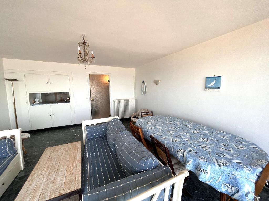 Appartement T3 avec balcon et parking, à deux pas de la plage - FR-1-197-182 - 4
