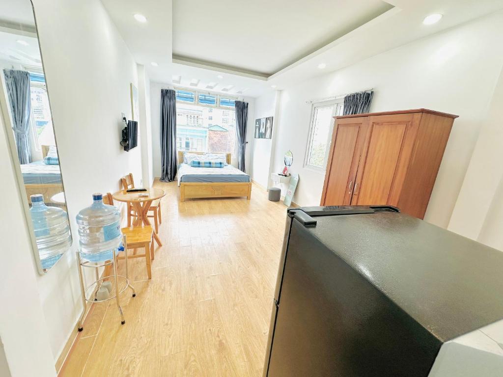 Spacious, private room in District 1