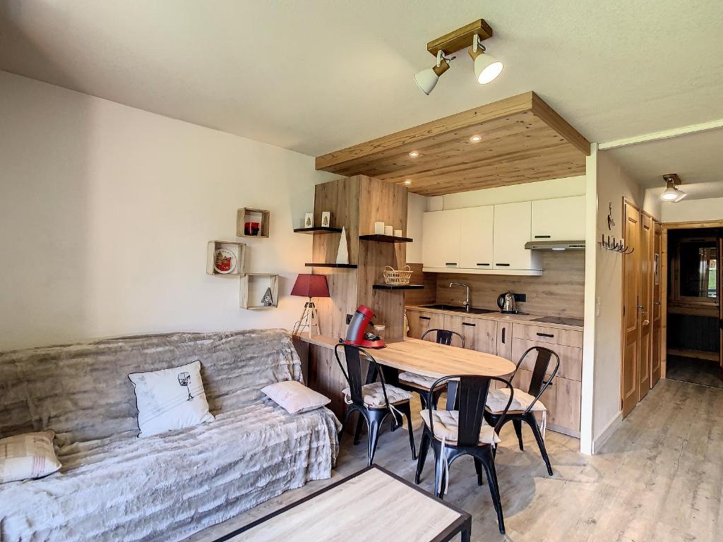 Charmant 2P à Combloux avec terrasse, parking et casier à ski - FR-1-560-101 - 4