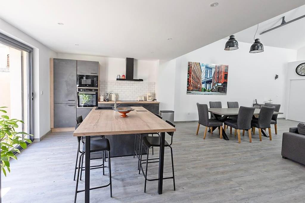 Ô Loft - 3 chambres avec 3 salles de bains - parking - climatisation - 3