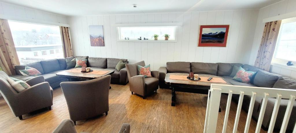 Shared lounge/TV area, Øen Turistsenter Cottages in Geilo