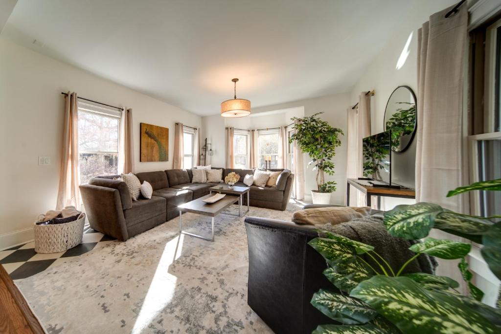 Peninsula Paradise - Walk to Hiking and Shopping!, Peninsula