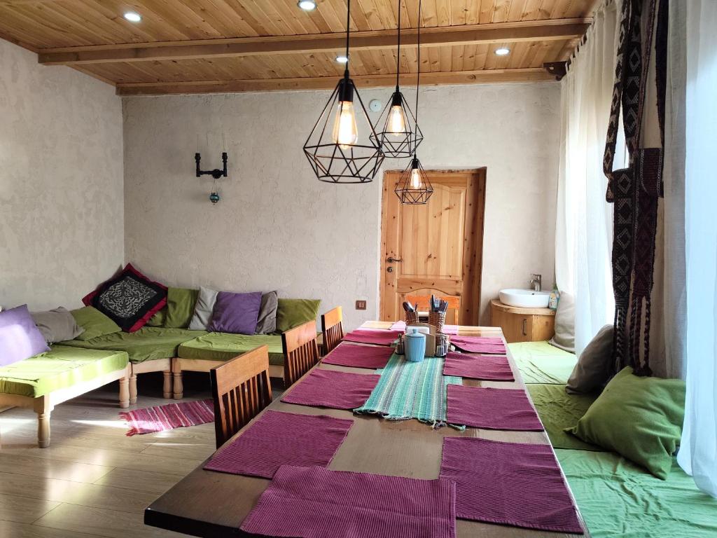 Evergreen Guesthouse, Karakol