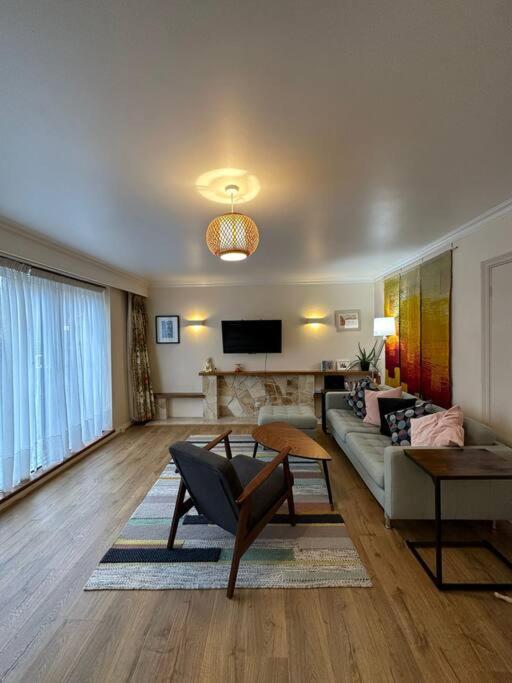 Dukes Lodge Northwood Suite, Northwood