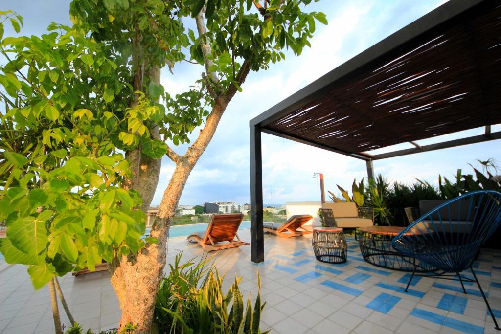 Apartment near the beach, rooftop, pool, sea view. - 5