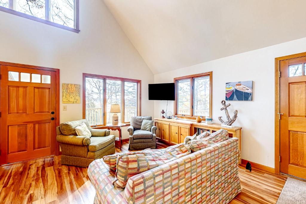 Meadow Cove, Boothbay