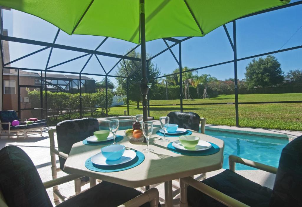 Ideal for Families - Arcade Gaming Room - South Facing Pool - Spa - Nr Disney - FREE Welcome Pack, Davenport