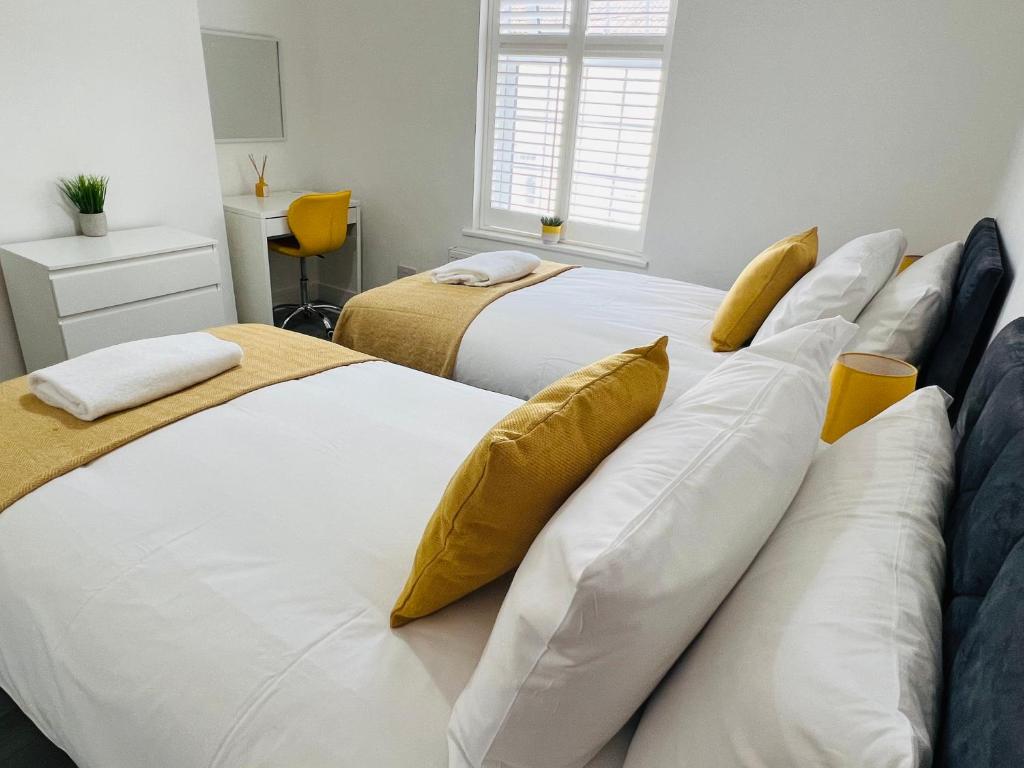 Beautiful, Luxurious 3 Bed house, Perfect for Contractors , Family & Friends, Dartford