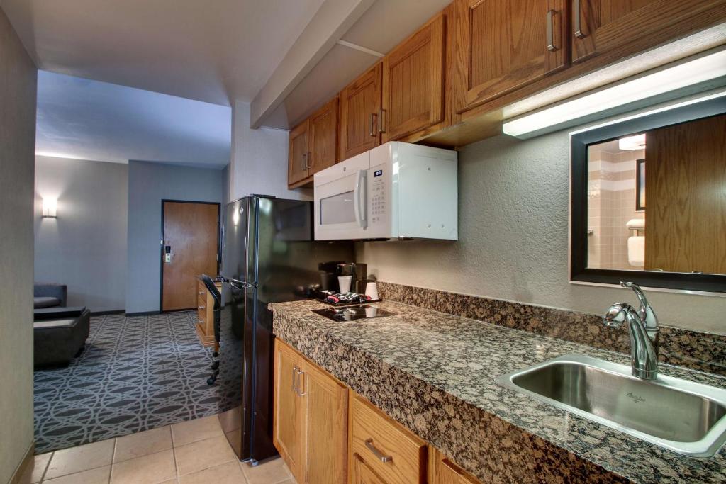 2. 드루어리 인 앤..