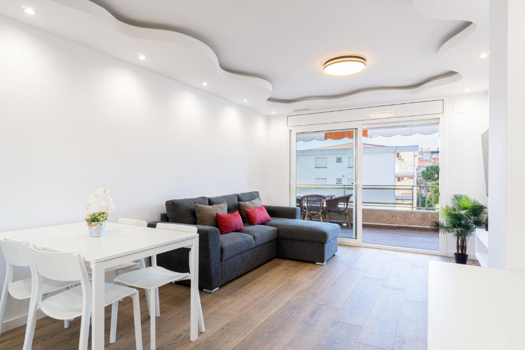 TuristMar - Amplio apartamento con gran terraza con vistas a solo 50m de la playa, Salou - 1