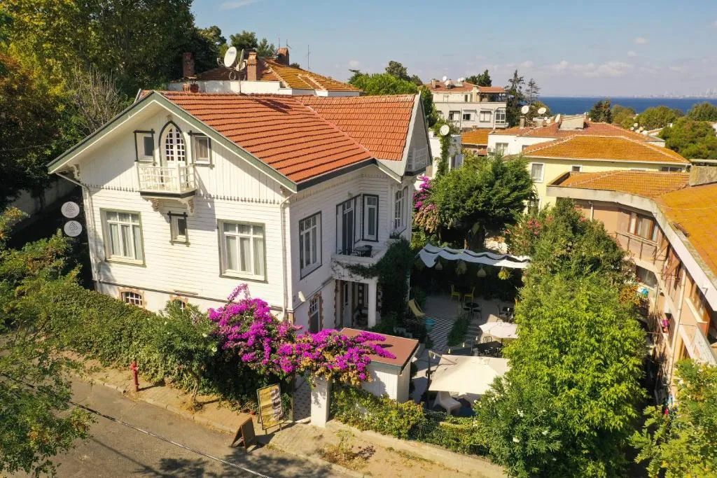 Serguzest Otel, hotel in Buyukada