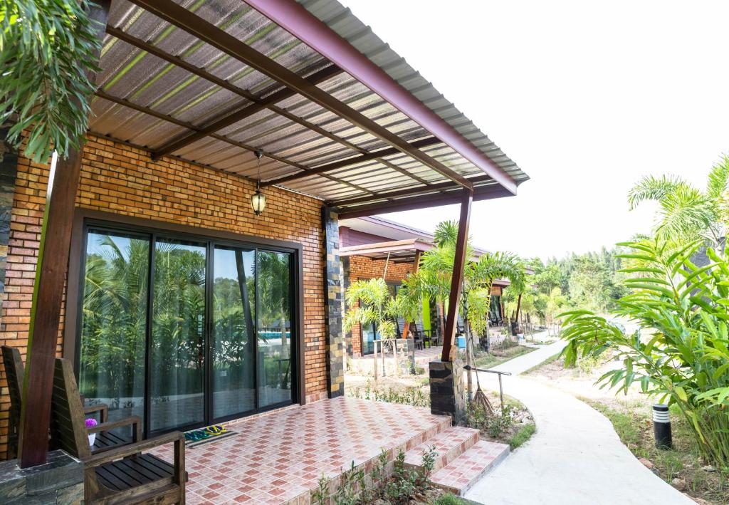 Exterior view, Siri Lanta Resort in Koh Lanta