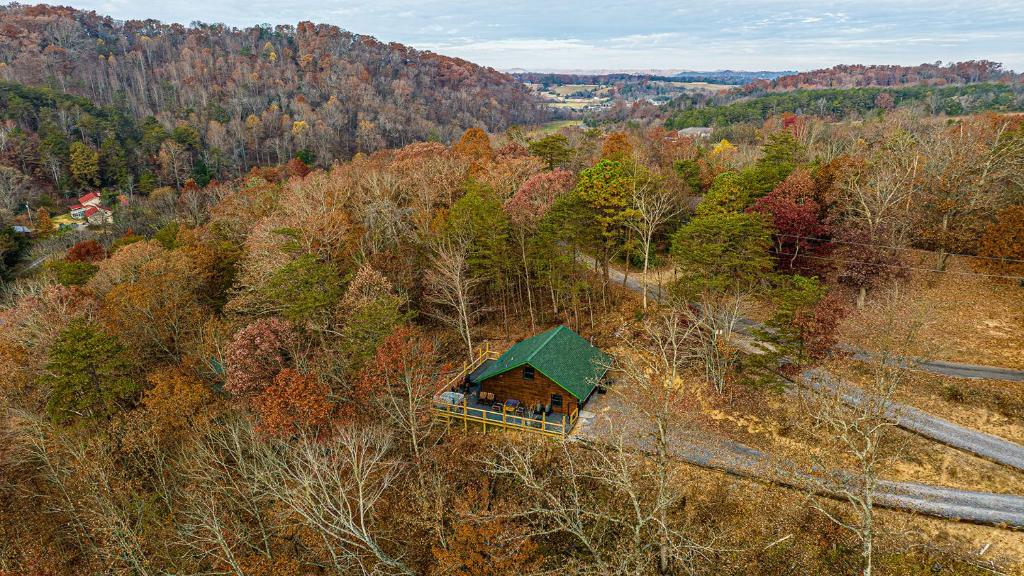 Mountain Whispers, Sevierville