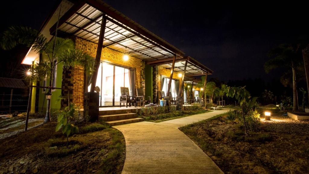 Exterior view, Siri Lanta Resort in Koh Lanta