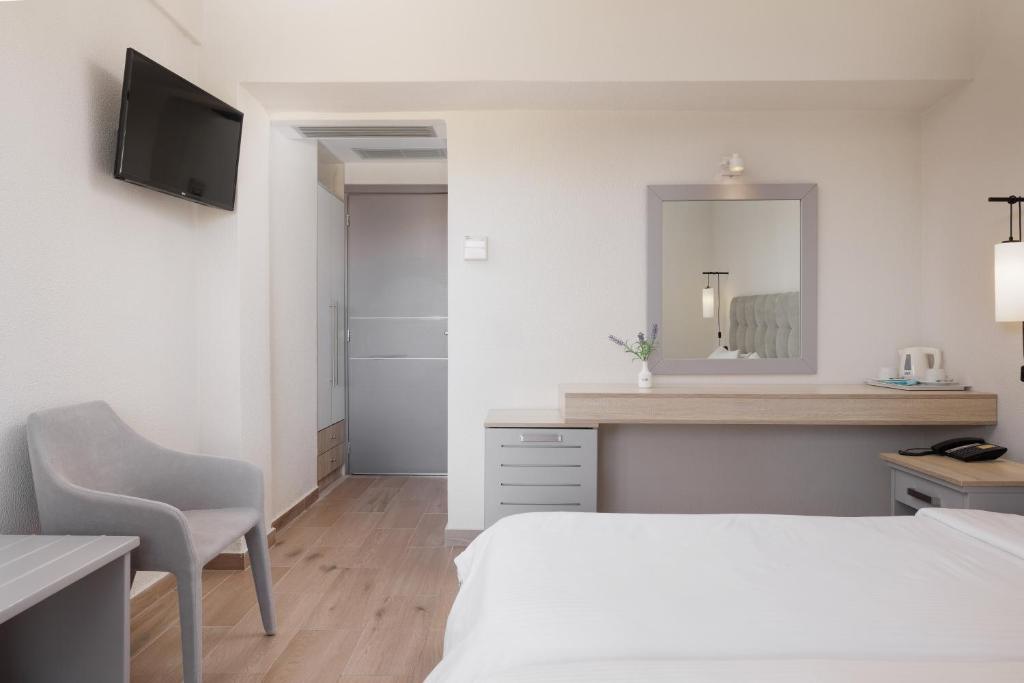 Livadi Nafsika Hotel — Hotel rooms in Dassia, Ionian Islands