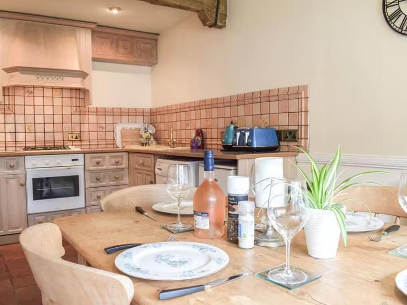 Holly Cottage, Telford photo 5