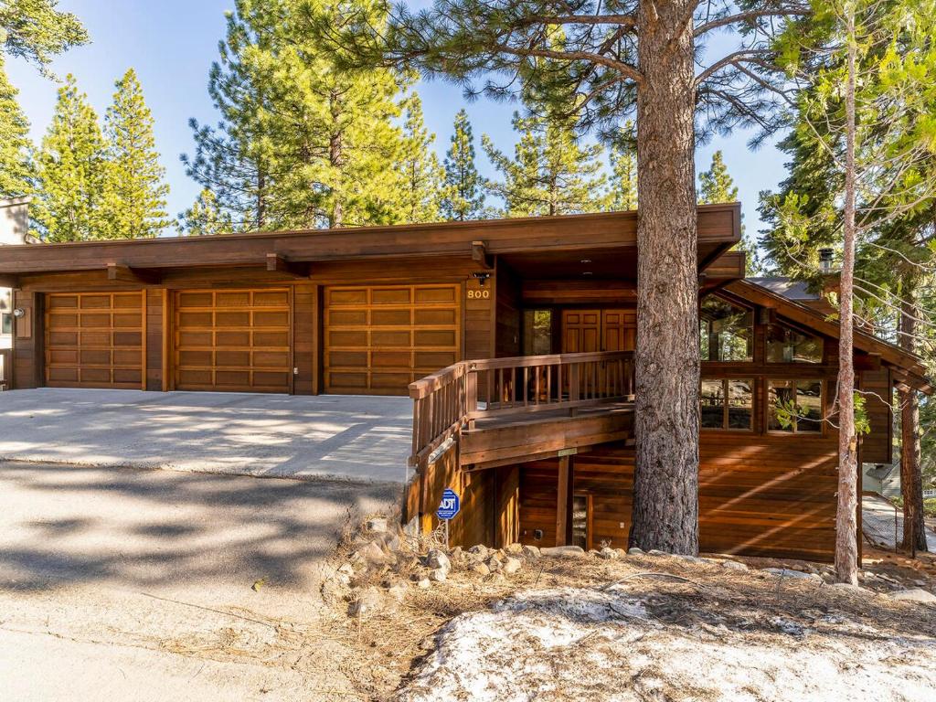 Tahoe Pines, enjoy the outdoors this home has to offers, Incline Village