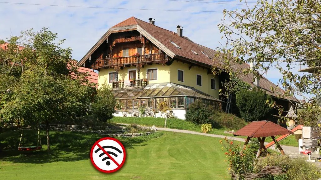 Bio Archehof Zachhiesen - stay & relax, hotel in Seekirchen am Wallersee